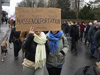 Gegendemonstration zu einer AFD Veranstaltung in Duisburg-Homberg