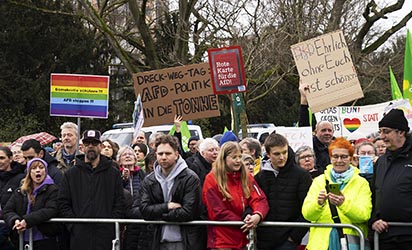 AFD Demonstration und Gegendemo im D&uuml;sseldorfer Zooviertel