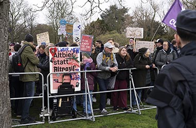 AFD Demonstration und Gegendemo im D&uuml;sseldorfer Zooviertel