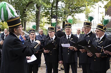 Bundestagspr&auml;sidentin B&auml;rbel Bas hat das Mahnmal Die Moorsoldaten eingeweiht.
