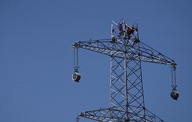 Arbeiten an Hochspannungsmasten