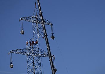 Arbeiten an Hochspannungsmasten