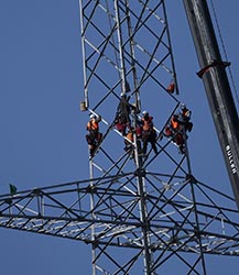 Arbeiten an Hochspannungsmasten