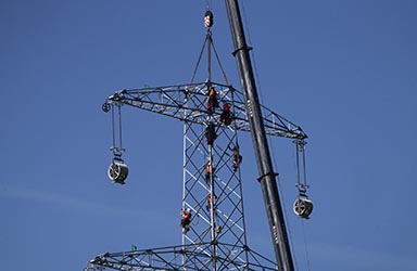 Arbeiten an Hochspannungsmasten