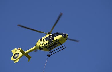 Helikoptereinsatz der Baufirma Omexom im Auftrag von Amprion.