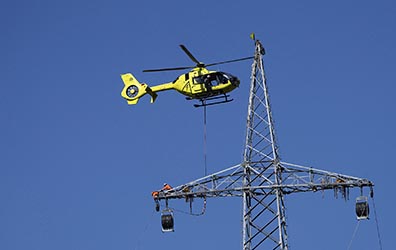 Helikoptereinsatz der Baufirma Omexom im Auftrag von Amprion.
