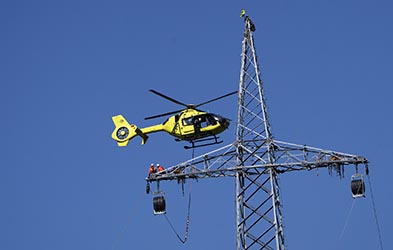 Helikoptereinsatz der Baufirma Omexom im Auftrag von Amprion.