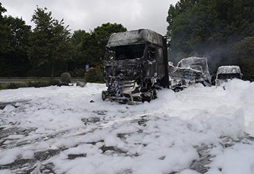 LKW-Brand auf dem Hotelparkplatz von Van der Valk