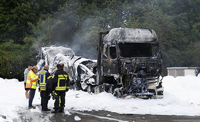 LKW-Brand auf dem Hotelparkplatz von Van der Valk